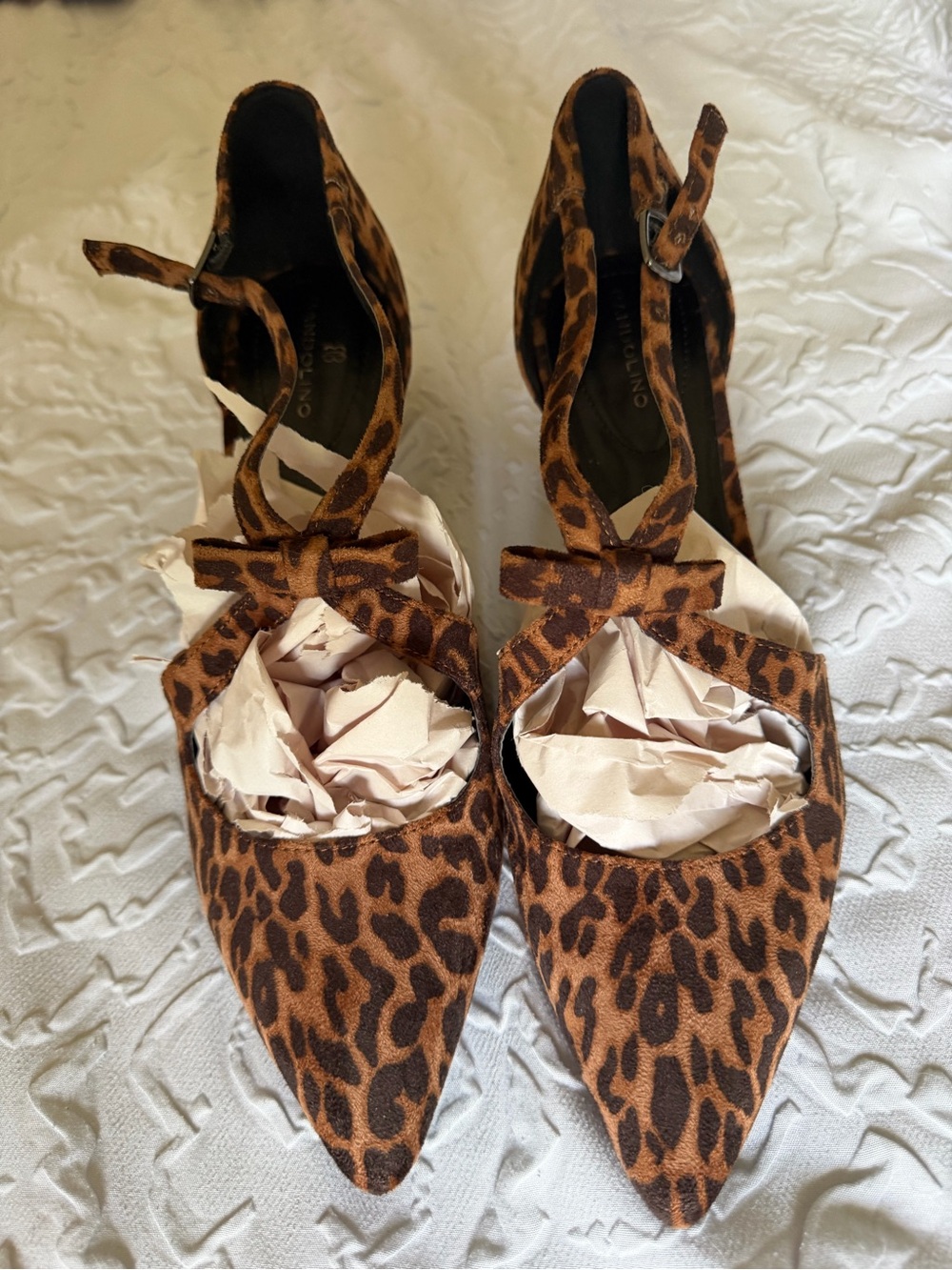 Bandolino Leopard Print T Ankle-Strap w/ Bow Heels - Brown & Black